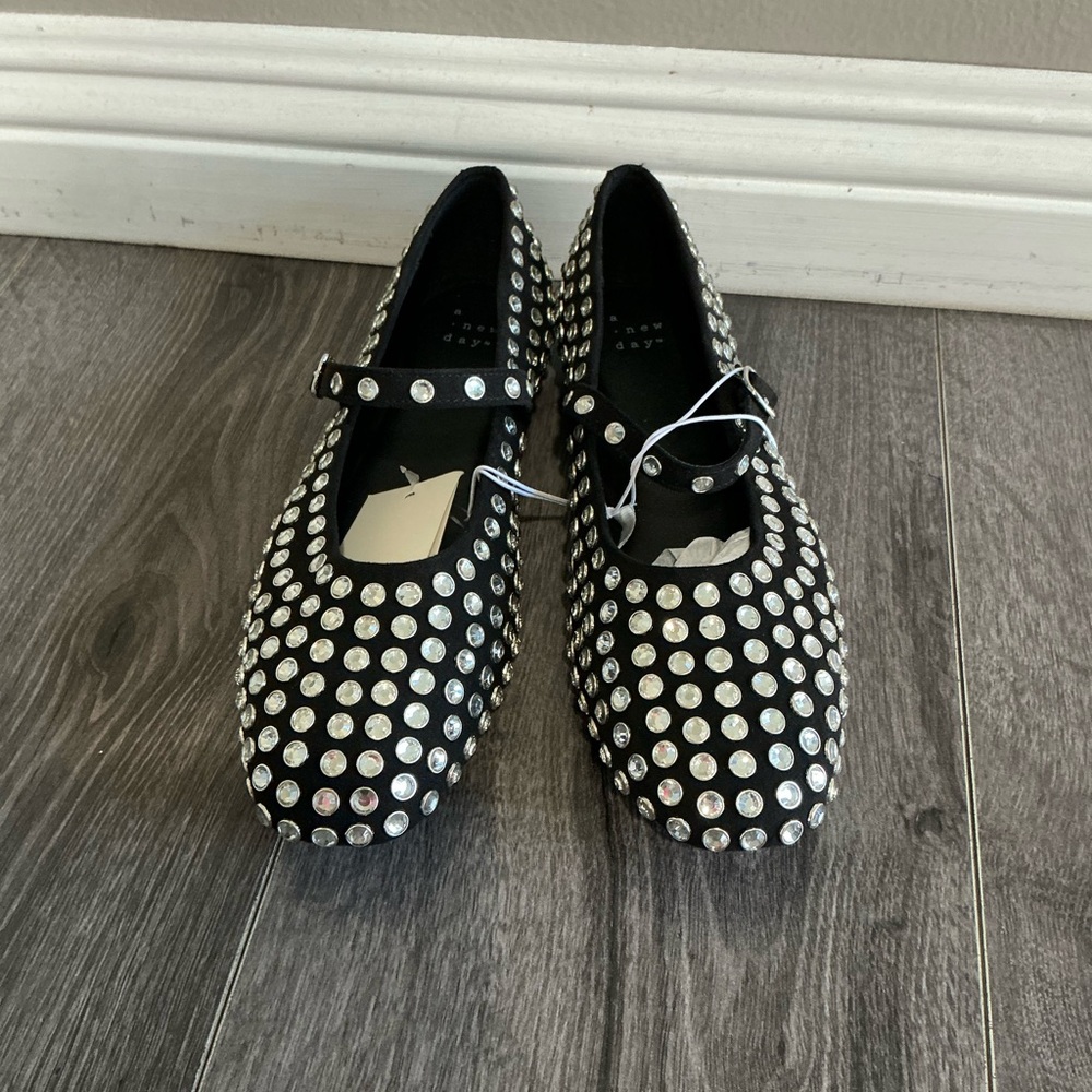 Women’s  Issa Rhinestone Ballet Flat. - Picture 6 of 14